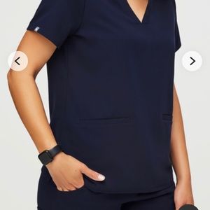 figs scrub top